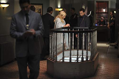 CSI-NY-Keep-It-Real-Season-8-Episode-2-2.jpg