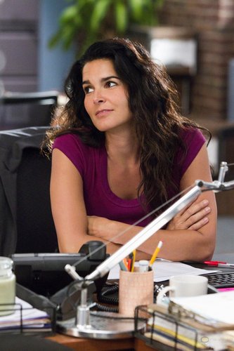 rizzoli-and-isles-s02e11-Can-I-Get-a-Witness-08.jpg