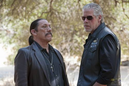 sons-of-anarchy-s04e11-call-of-duty-10.jpg