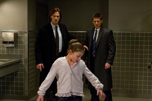 supernatural-out-the-old-03.jpg