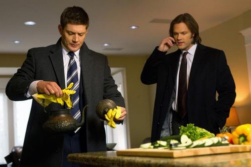 supernatural-out-the-old-06.jpg