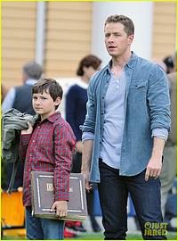 josh-dallas-once-upon-a-time-filming-03_nEO_IMG
