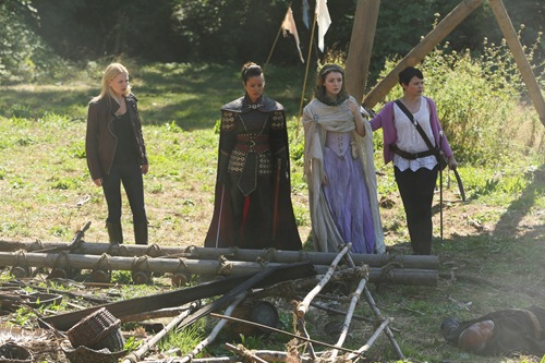 once-upon-a-time-2x05-full-set-19