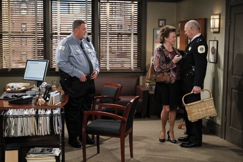 mike-and-molly-3x05-07