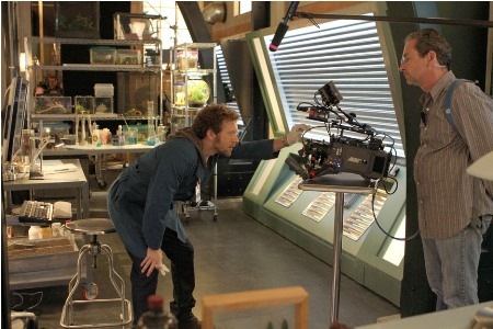 bones-the-ghost-in-the-machine-150th-episode-behind-the-scenes-3-tj-thyne-fox