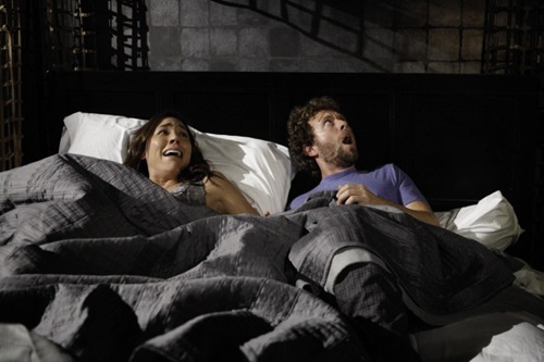 BONES:  Angela (Michaela Conlin, L) and Hodgins (TJ Thyne, R) wake up to a horrible surprise in the "The Corpse in the Canopy" episode of BONES airing Monday, Jan. 21 (8:00-9:00 PM ET/PT) on FOX.  ©2013 Fox Broadcasting Co.  CR:  Jordin Althaus/FOX