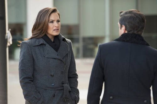 law-and-order-svu-14x11-01