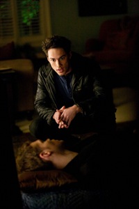 the-vampire-diaries-Down the Rabbit Hole-02