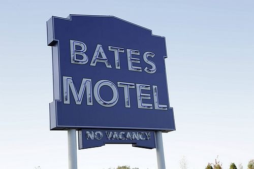 bates-motel-1x01-16