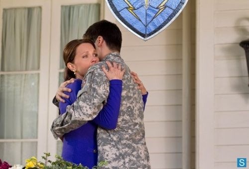 army-wives-episode-7-05-disarmament-promotional-photos-6_595_slogo