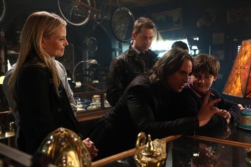 once-upon-a-time-season-2-episode-19-lacey-1