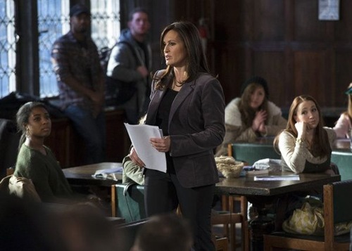law-and-order-svu-Girl Dishonored-07