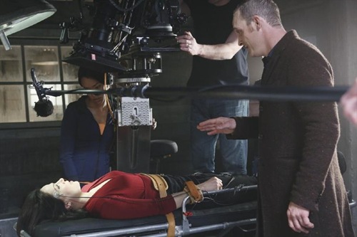 once-upon-a-time-2x21-bts-06