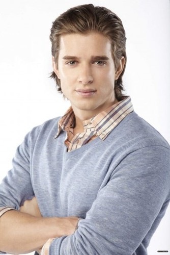 devious-maids-characters-19