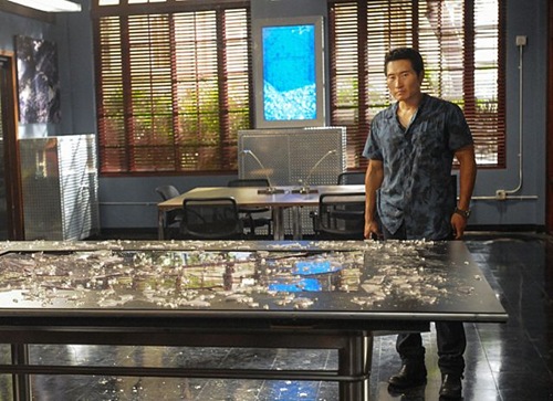 "Aloha ke kahi I ke kahi" -- Gunman storm Five-0 headquarters and Chin (Daniel Dae Kim) is trapped inside, on the fourth season premiere of HAWAII FIVE-0, in its new day and time, Friday, Sept. 27 (9:00-10:00 PM, ET/PT) on the CBS Television Network. 
Photo: Norman Shapiro/CBS
©2013 CBS Broadcasting, Inc. All Rights Reserved.