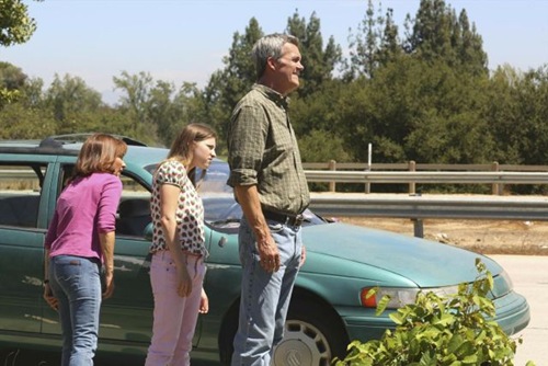 THE MIDDLE - In the fifth season premiere episode, "The Drop Off," airing WEDNESDAY, SEPTEMBER 25 (8:00-8:30 p.m., ET) on the ABC Television Network, against Axl's wishes, Frankie insists on having the entire Heck family along for the ride as they drive to his college to move him into his dorm. But the short drive turns into an eternity when Sue freaks out after discovering that Frankie forgot to fax in her essay to be a candidate for Junior Peer Leadership Advisor, and Brick proves once again that he can't be trusted when he keeps losing his new cell phone. (ABC/Michael Ansell)
PATRICIA HEATON, EDEN SHER, NEIL FLYNN