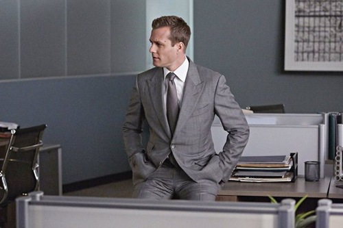suits-Stay-12