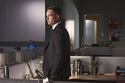 suits-Stay-15