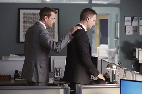 suits-Stay-16
