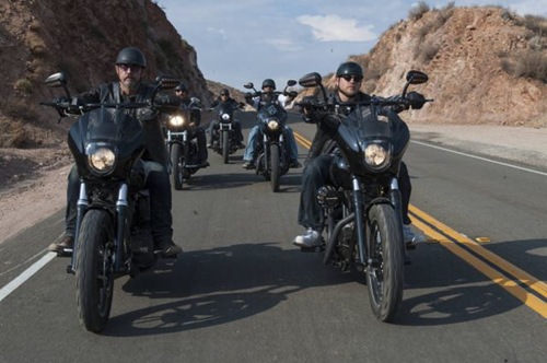 SONS OF ANARCHY Salvage -- Episode 606 -- Airs Tuesday, October 15, 10:00 pm e/p) -- Pictured: (L-R) Tommy Flanagan as Filip 'Chibs' Telford, Kim Coates as Alex 'Tig' Trager, Theo Rossi as Juan Carlos 'Juice' Ortiz, David Labrava as Happy Lowman, Charlie Hunnam as Jackson 'Jax' Teller -- CR: Prashant Gupta/FX