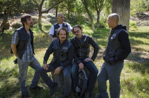 SONS OF ANARCHY Salvage -- Episode 606 -- Airs Tuesday, October 15, 10:00 pm e/p) -- Pictured: (L-R) Niko Nicotera as Ratboy, David Labrava as Happy Lowman, Kim Coates as Alex 'Tig' Trager, Tommy Flanagan as Filip 'Chibs' Telford, Theo Rossi as Juan Carlos 'Juice' Ortiz -- CR: Prashant Gupta/FX