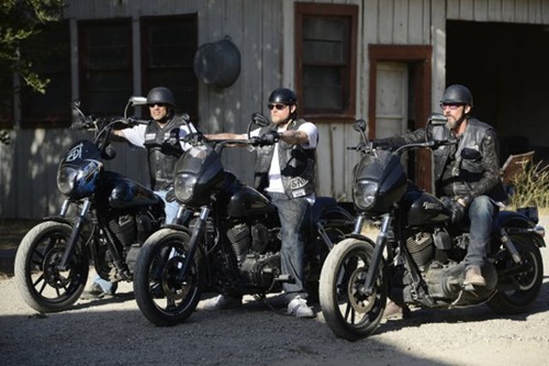 SONS OF ANARCHY Wolfsangel -- Episode 604 -- Airs Tuesday, October 1, 10:00 pm e/p) -- Pictured: (L-R) David Labrava as Happy Lowman, Charlie Hunnam as Jackson 'Jax' Teller, Tommy Flanagan as Filip 'Chibs' Telford -- CR: Michael Becker/FX