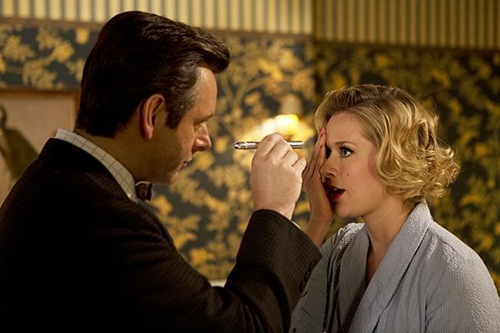 Michael Sheen as Dr. William Masters and Rae Foster as Dottie in Masters of Sex (season 1, episode 2) - Photo: Peter Iovino/SHOWTIME - Photo ID: MastersofSex_102_1278