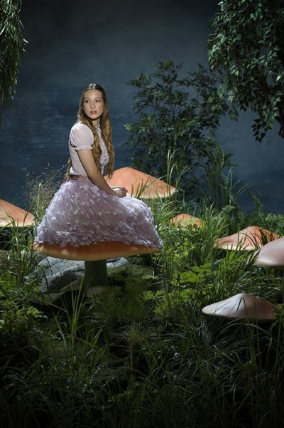 ONCE UPON A TIME IN WONDERLAND - ABC's "Once Upon a Time in Wonderland" stars Sophie Lowe as Alice. (ABC/Bob D'Amico)
