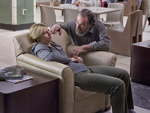 Claire Danes as Carrie Mathison and Mandy Patinkin as Saul Berenson in Homeland (Season 3, Episode 2). - Photo:  Kent Smith/SHOWTIME - Photo ID:  homeland_302_1165.R
