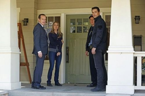 Agents-Of-SHIELD-Repairs-05