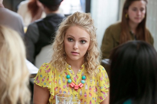 the-carrie-diaries-Too Close for Comfort-02