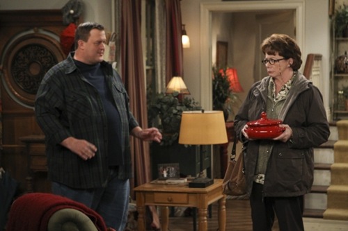 mike-and-molly-Careful What You Dig For-02