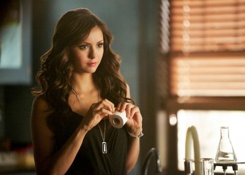 the-vampire-diaries-Handle With Care-11
