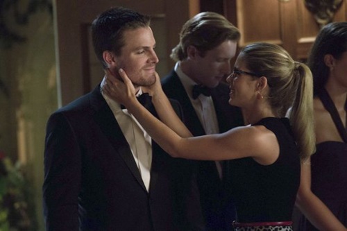 Arrow -- "Crucible" -- Image AR204a_5655b -- Pictured (L-R): Stephen Amell as Oliver Queen and Emily Bett Rickards as Felicity Smoak -- Photo: Jack Rowand/The CW -- &copy; 2013 The CW Network, LLC. All Rights Reserved