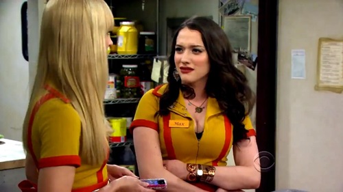 2-broke-girls-And the French Kiss-01