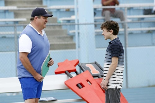 Modern-Family-The Big Game-09
