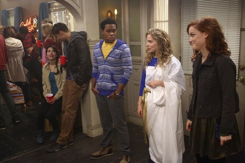 Suburgatory-Im Just Not That Into Me-03