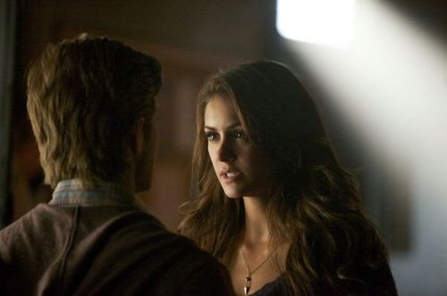 the-vampire-diaries-While You Were Sleeping-03