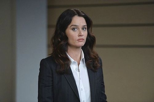 The-Mentalist-Grey Water-08