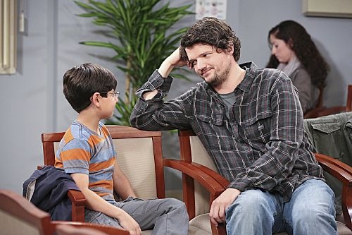Mom-Season-1-Episode-22-Smokey-Taylor-and-a-Deathbed-Confession-5