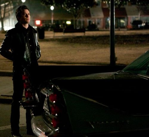 the_vampire_diaries_Man on Fire_07