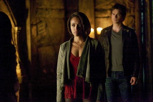 The_Vampire_Diaries_Home_L_11