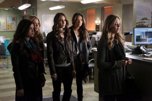 Pretty_Little_Liars_Whirly Girlie_22