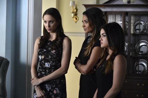 Pretty_Little_Liars_Surfing the Aftershocks_14