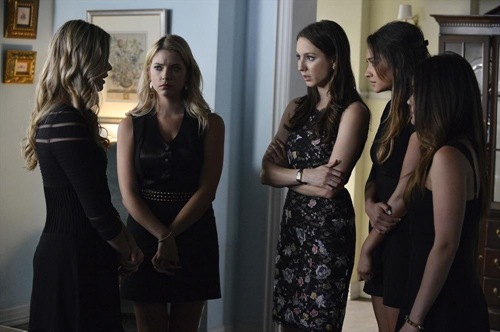 Pretty_Little_Liars_Surfing the Aftershocks_15