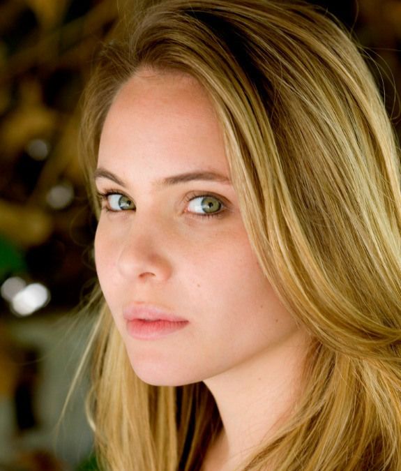 Hot TV Babe Of The Week.Leah Pipes.